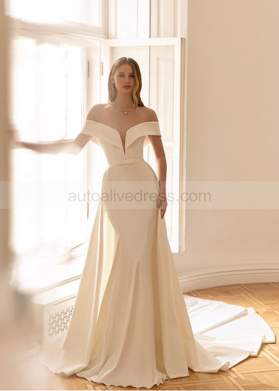 Elegant Ivory Satin Wedding Dress With Detachable Train